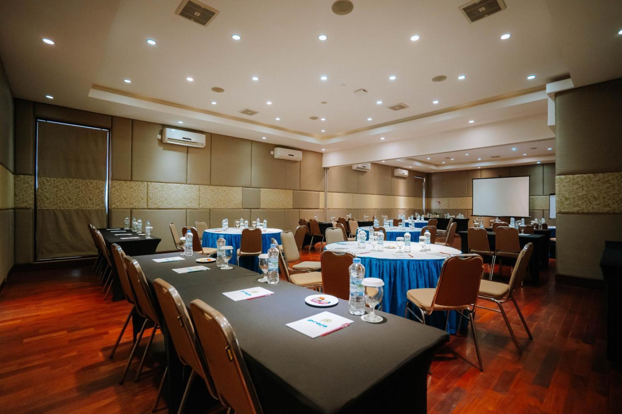 Praja Hotel Denpasar Eksteriør billede