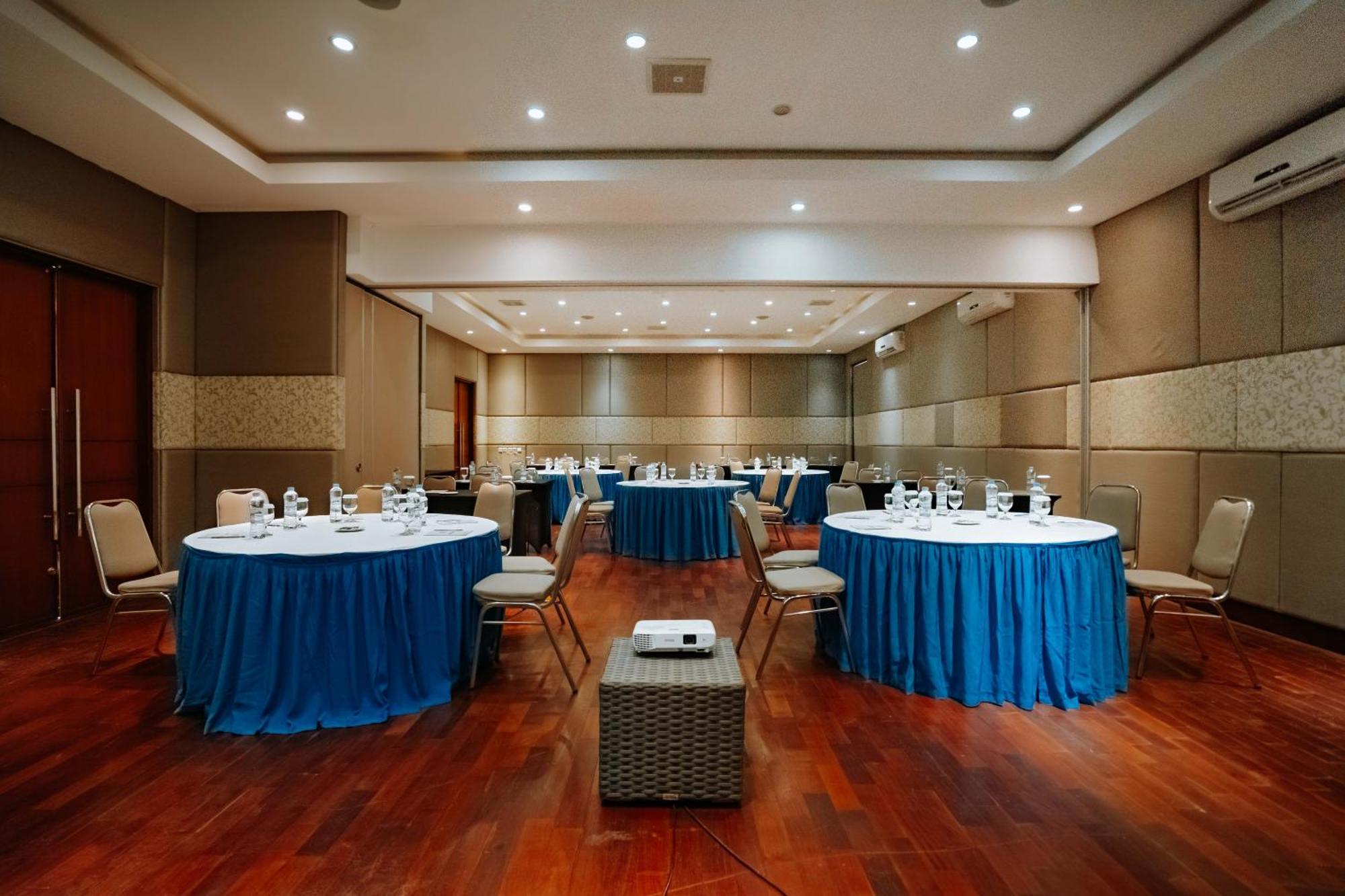 Praja Hotel Denpasar Eksteriør billede