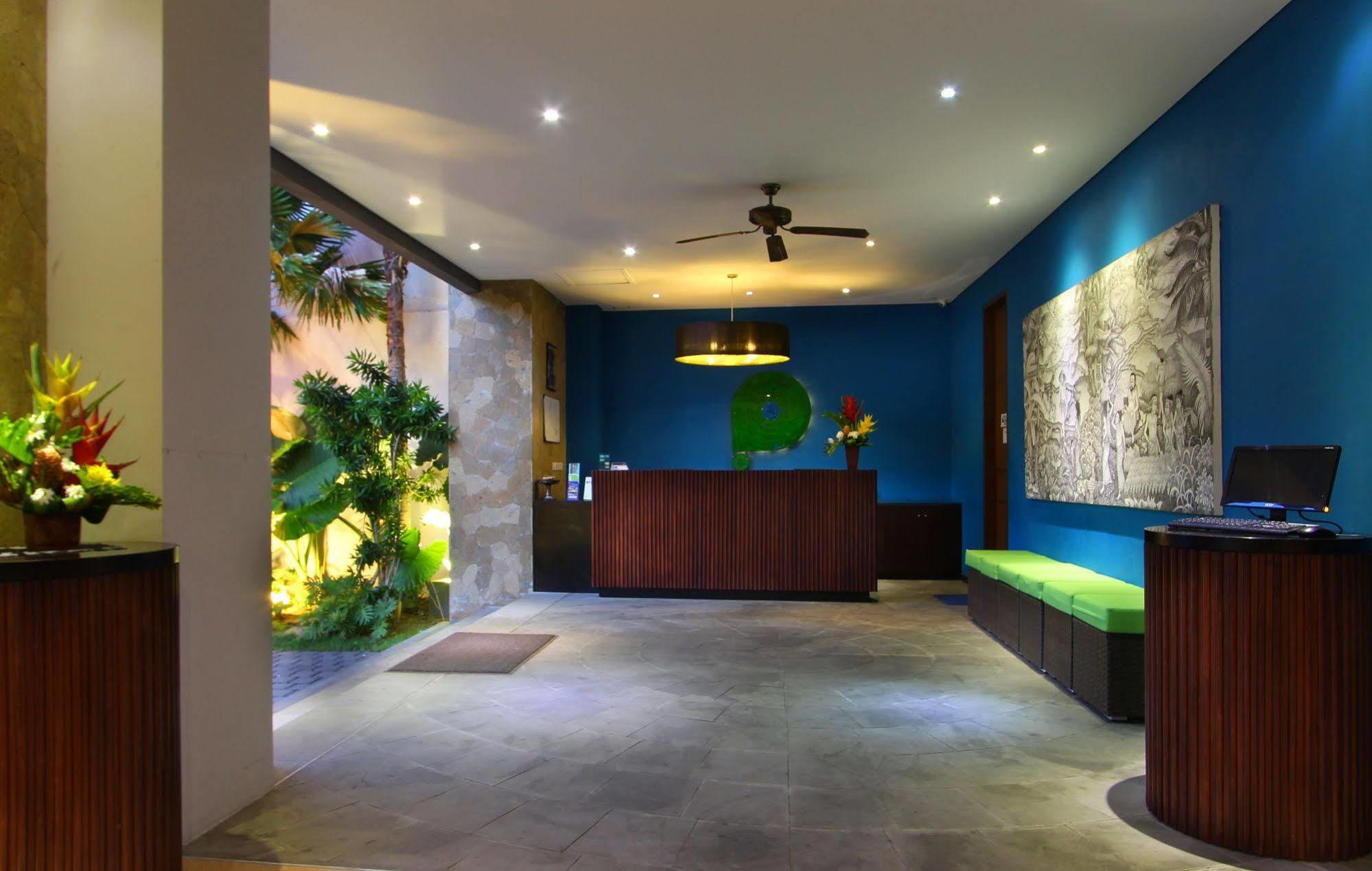 Praja Hotel Denpasar Eksteriør billede