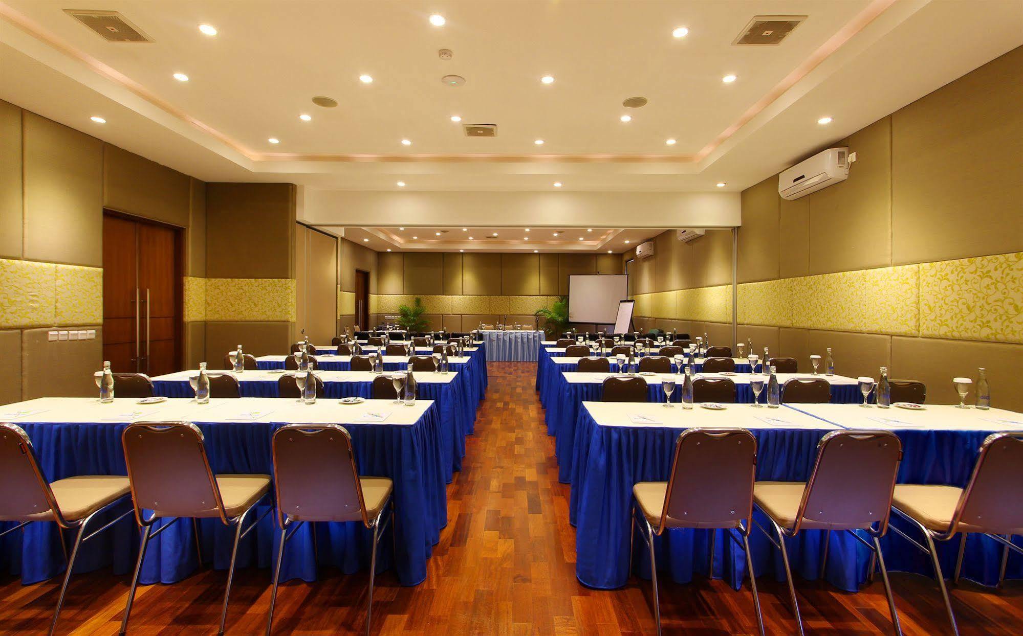 Praja Hotel Denpasar Eksteriør billede