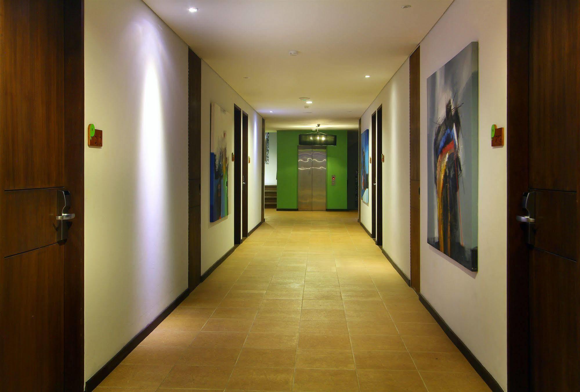 Praja Hotel Denpasar Eksteriør billede